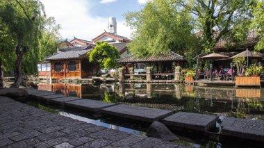 碧之轨迹继承零之轨迹的存档据说搜查官等级会影响金钱。我零之轨迹2周目是最高级，但是三周目没做直线。游戏画面